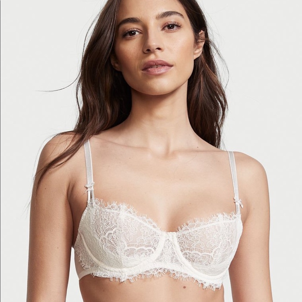 Victoria’s Secret unlined lace bra